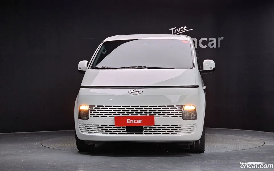 Hyundai Staria 11 2023 — thumbnail 3
