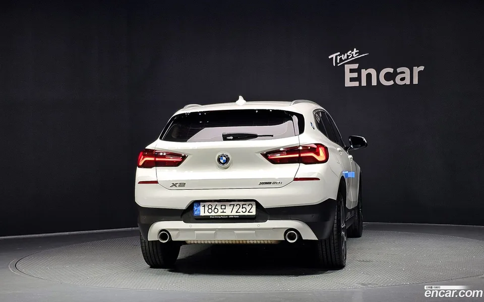 BMW X2 xDrive20i 2022 — thumbnail 4