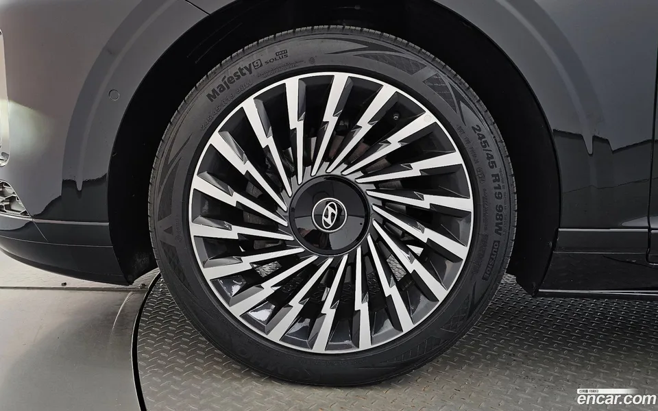 Hyundai Grandeur Hybrid 2025 — thumbnail 2