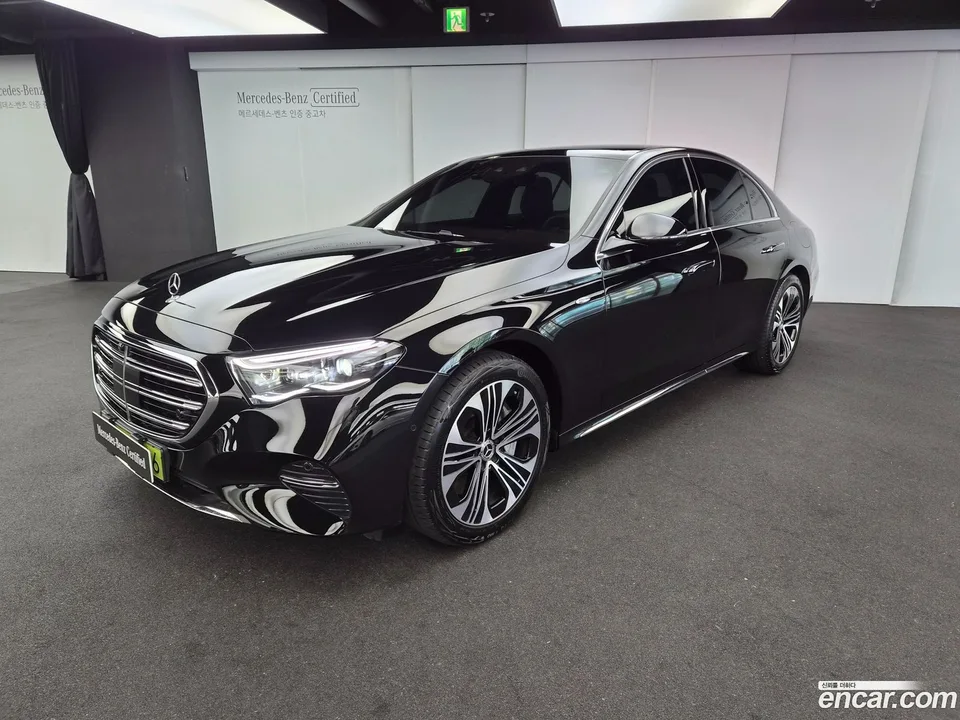 Mercedes-Benz E-Class E350e 4MATIC 2025 — photo 1, buy with delivery to Moscow