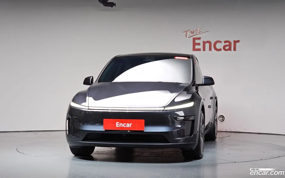 Tesla Model Y AWD 2025 — thumbnail 3