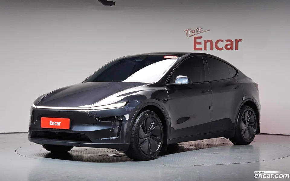 Tesla Model Y AWD 2025 — photo 1, buy with delivery to Moscow