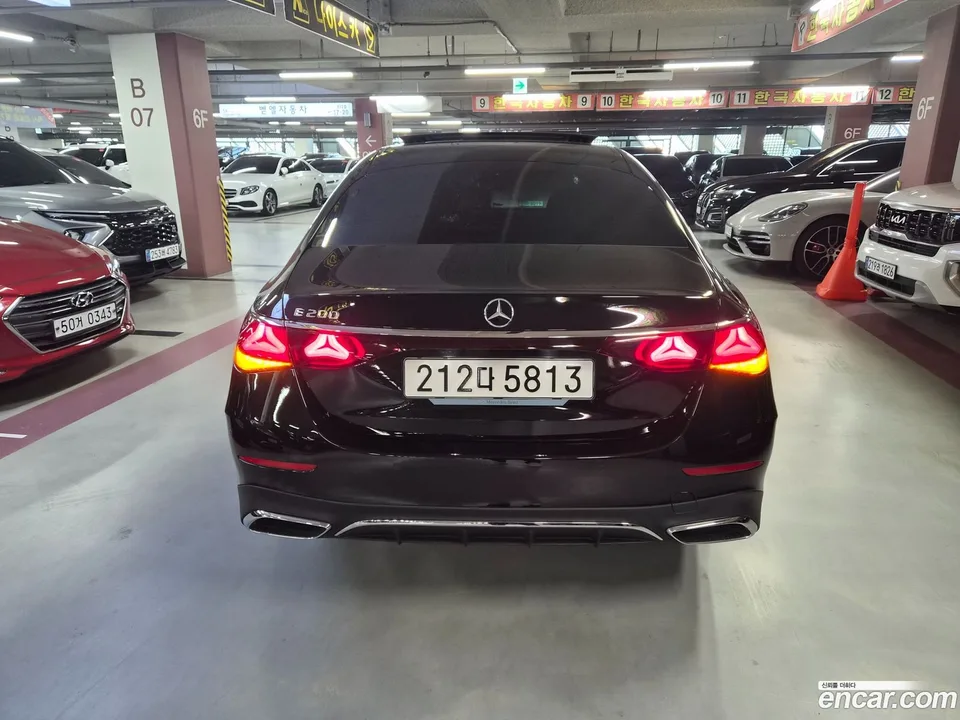 Mercedes-Benz E-Class E200 AMG Line 2025 — thumbnail 2