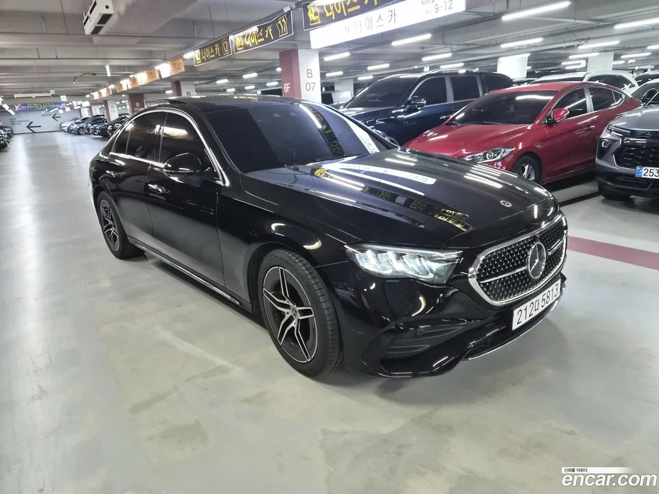 Mercedes-Benz E-Class E200 AMG Line 2025 — thumbnail 3