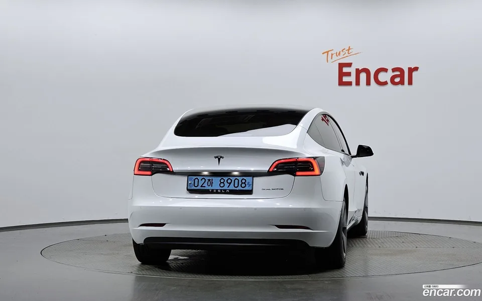 Tesla Model 3 AWD 2022 — thumbnail 4