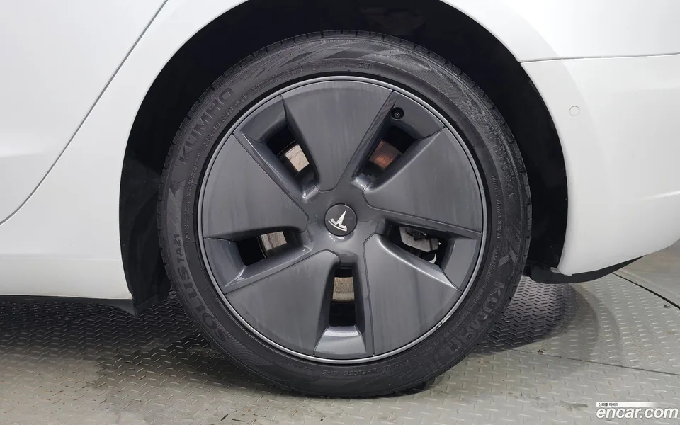 Tesla Model 3 AWD 2022 — thumbnail 5