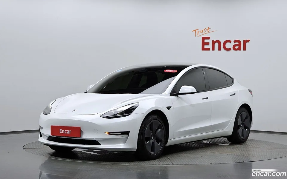Tesla Model 3 AWD 2022 — photo 1, buy with delivery to Moscow