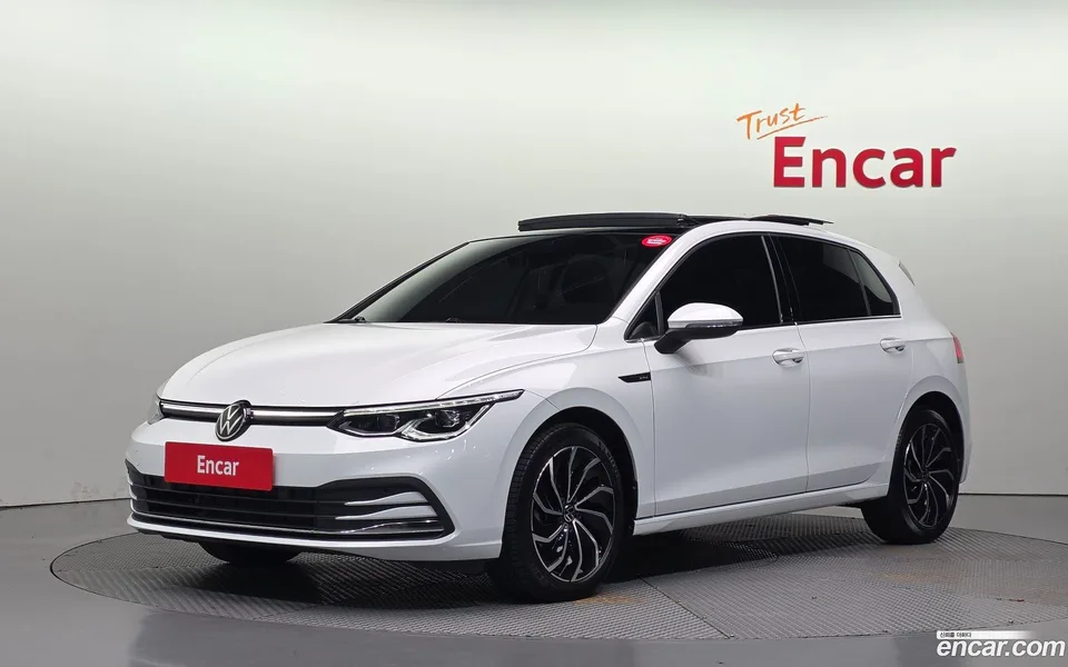 Volkswagen Golf 2.0 TDI 2023 — фото 1, купить с доставкой в Москву