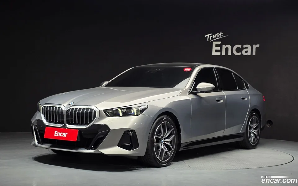 BMW 5 Series 520i M 2026 — photo 1, buy with delivery to Moscow