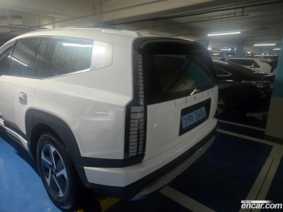 Hyundai Ioniq 9 AWD 2026 — thumbnail 2