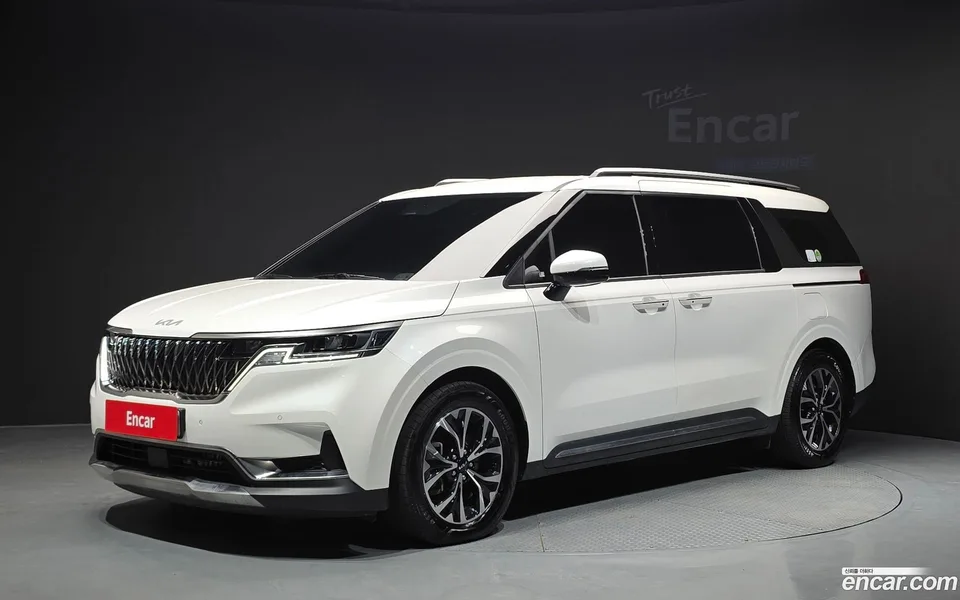 Kia Carnival 9 2022 — photo 1, buy with delivery to Moscow
