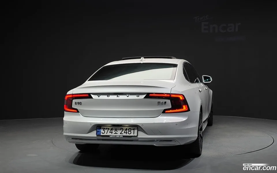 Volvo S90 B6 AWD 2023 — thumbnail 4