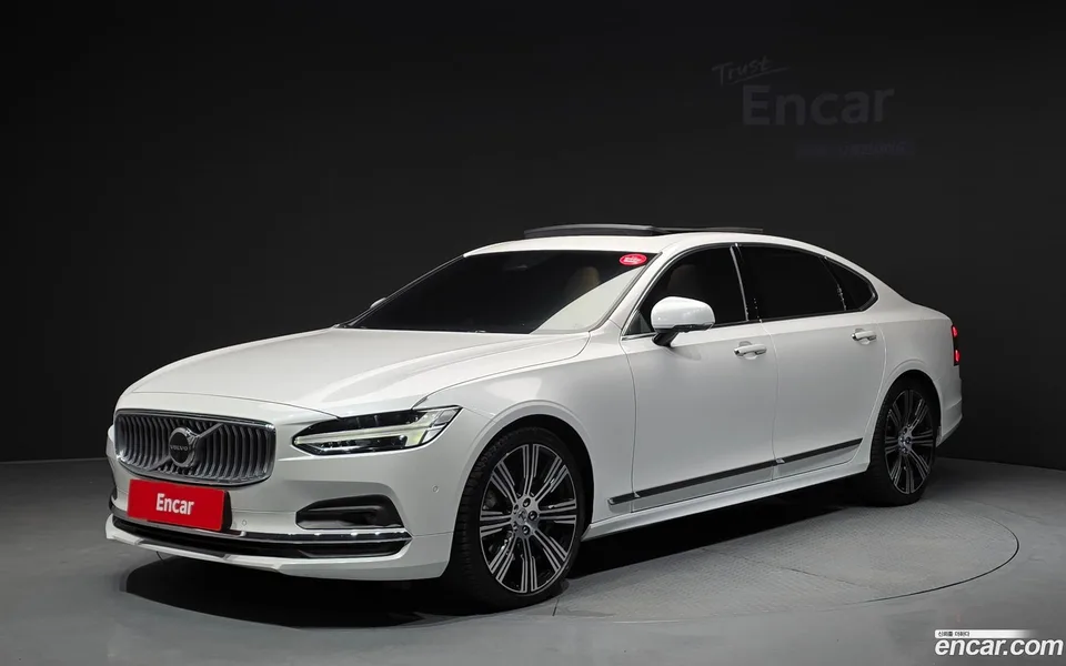 Volvo S90 B6 AWD 2023 — photo 1, buy with delivery to Moscow