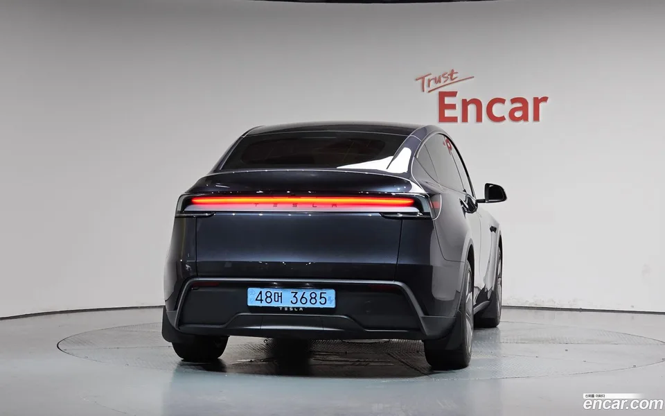 Tesla Model Y RWD 2026 — thumbnail 4