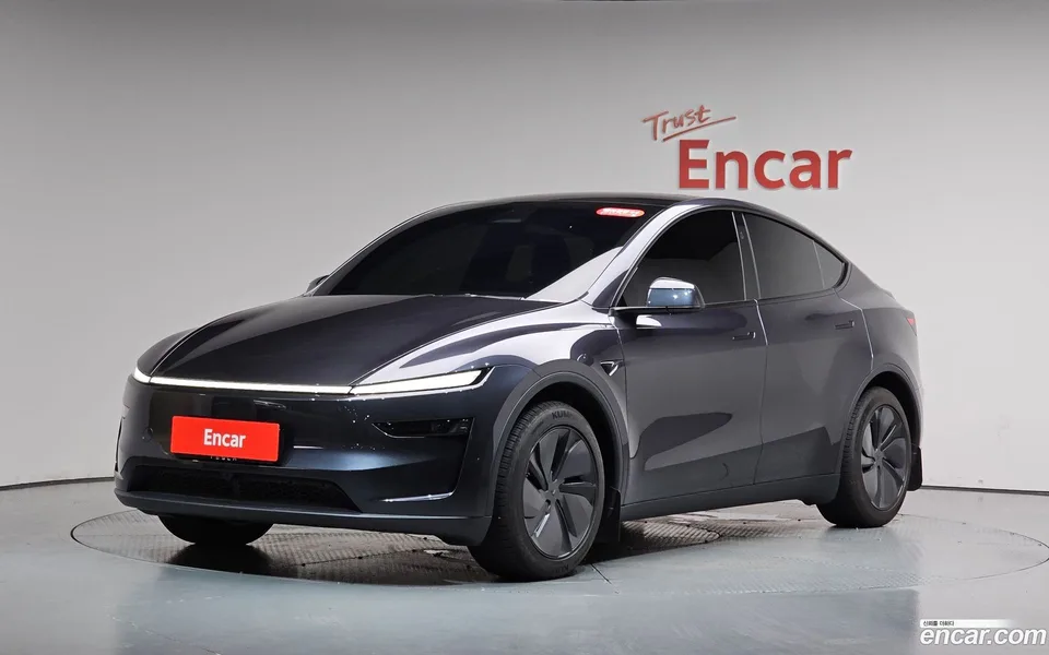 Tesla Model Y RWD 2026 — photo 1, buy with delivery to Moscow