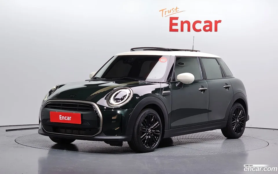 MINI Cooper 5 2022 — photo 1, buy with delivery to Moscow