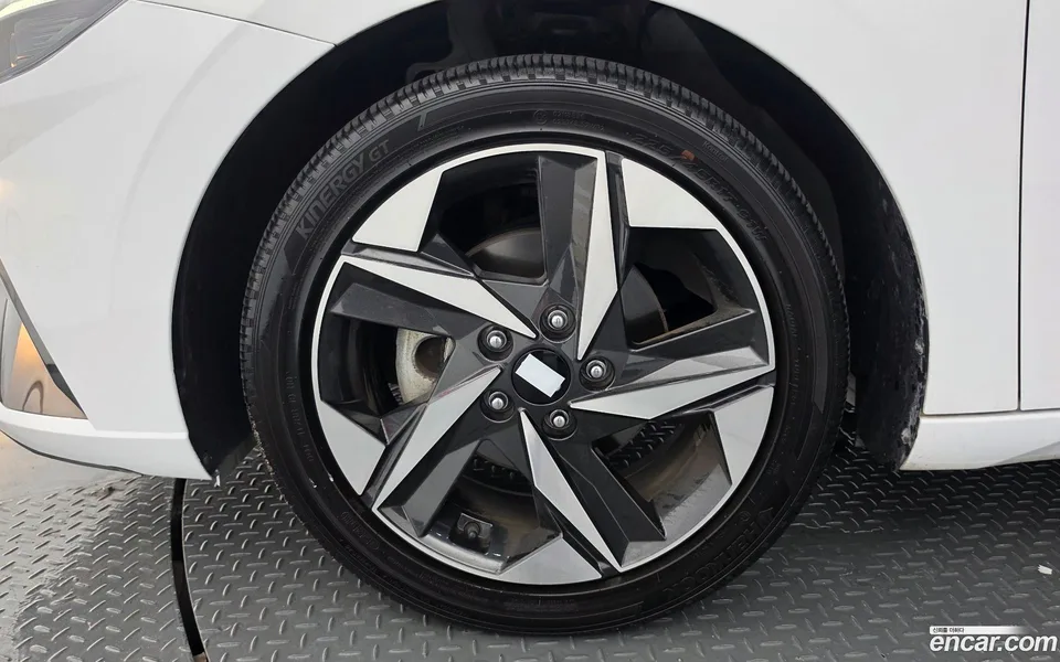 Hyundai Avante 1.6 2022 — миниатюра 2