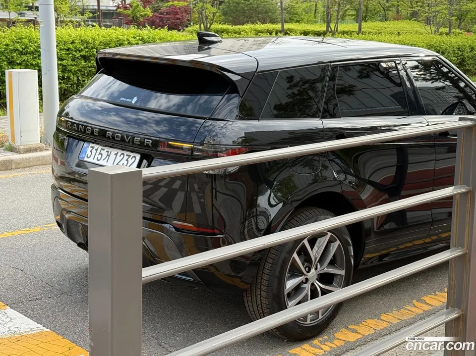 Land Rover Range Rover Evoque P250 R- SE 2026 — thumbnail 4