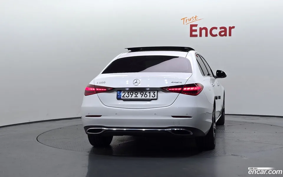 Mercedes-Benz C-Class C300 4MATIC 2023 — thumbnail 4