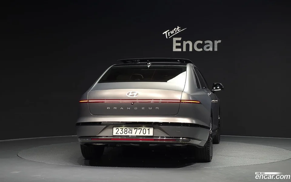 Hyundai Grandeur Hybrid 2025 — thumbnail 4
