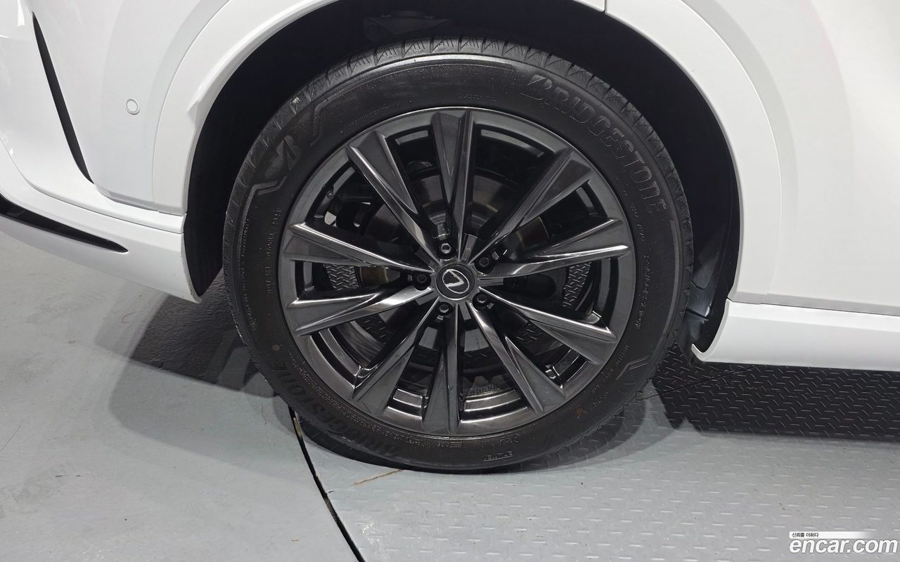 Lexus RX 500h 2024 — 2