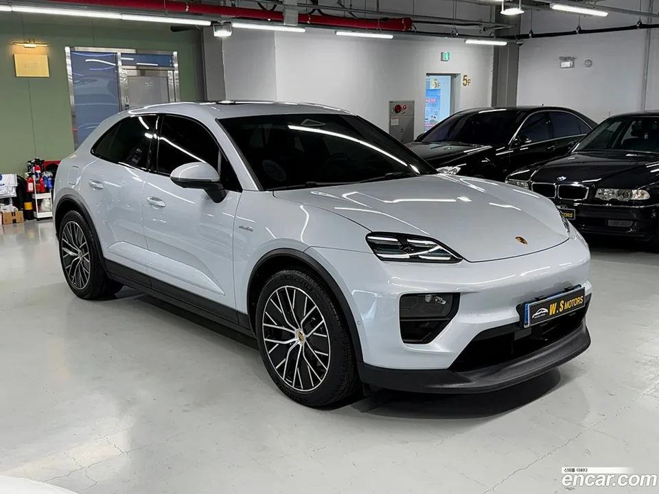 Porsche Macan Electric 4S 2025 — thumbnail 3