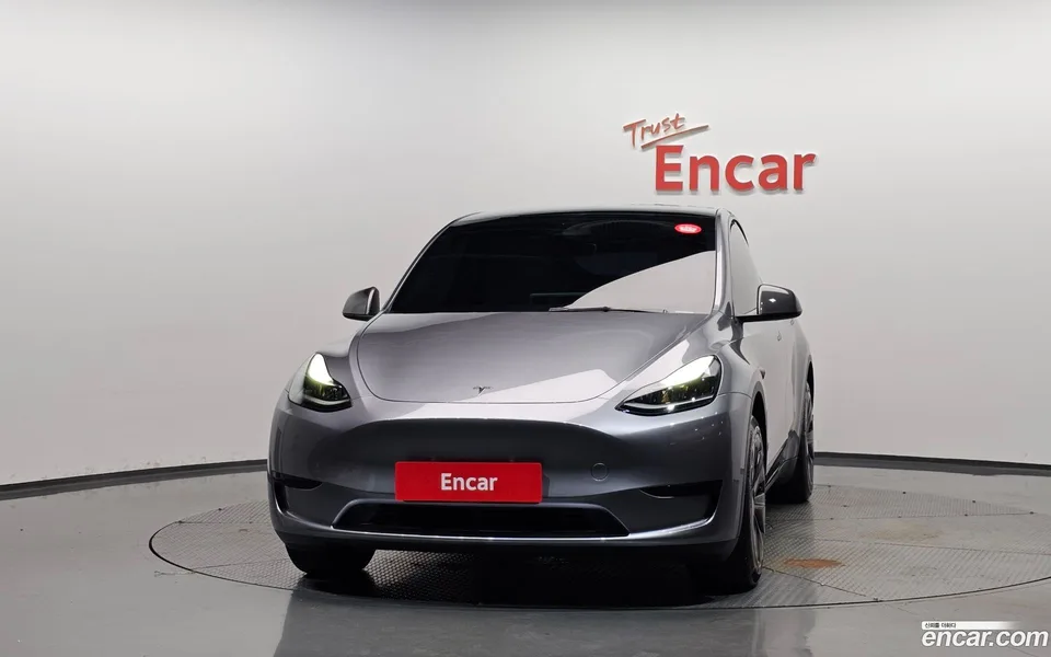 Tesla Model Y RWD 2025 — thumbnail 3