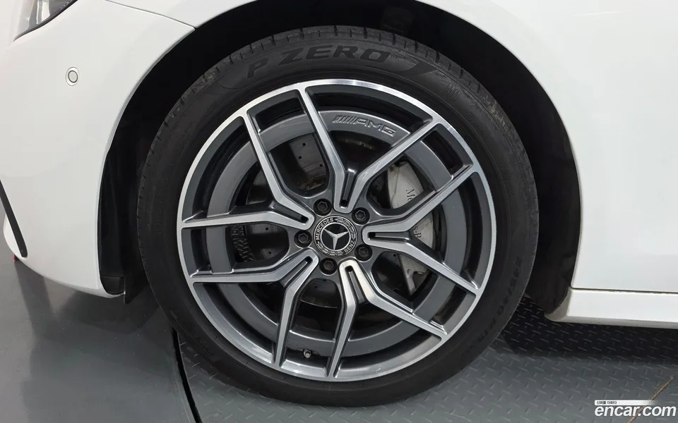 Mercedes-Benz E-Class E220d 4MATIC AMG Line 2022 — thumbnail 2