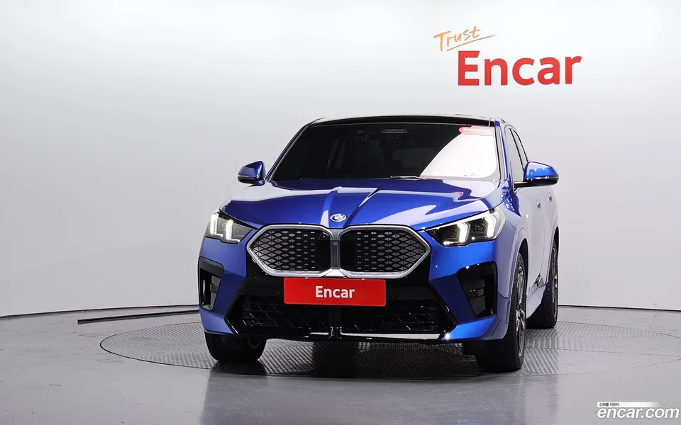 BMW iX2 eDrive 20 M 2024 — thumbnail 3