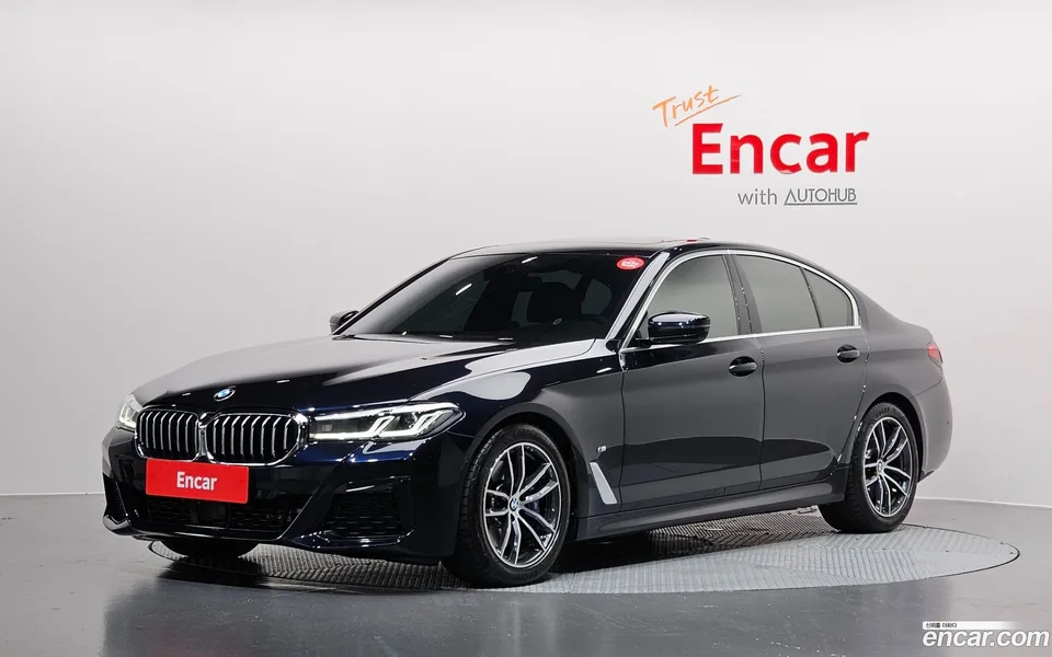 BMW 5 Series 520i M 2023 — photo 1, buy with delivery to Moscow