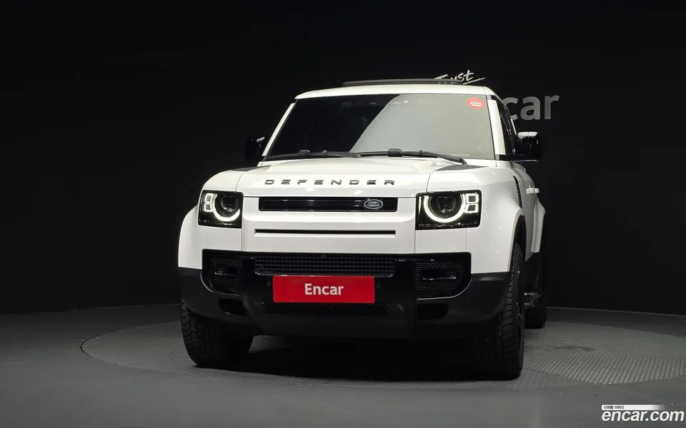 Land Rover Defender 110 D250 SE 2023 — thumbnail 3