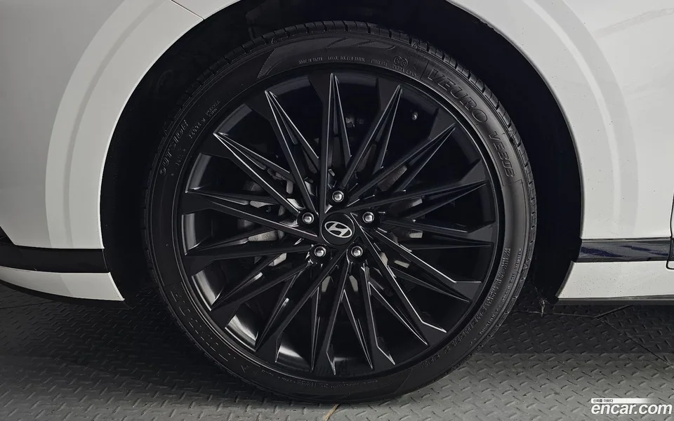 Hyundai Grandeur 2.5 2WD 2023 — thumbnail 2