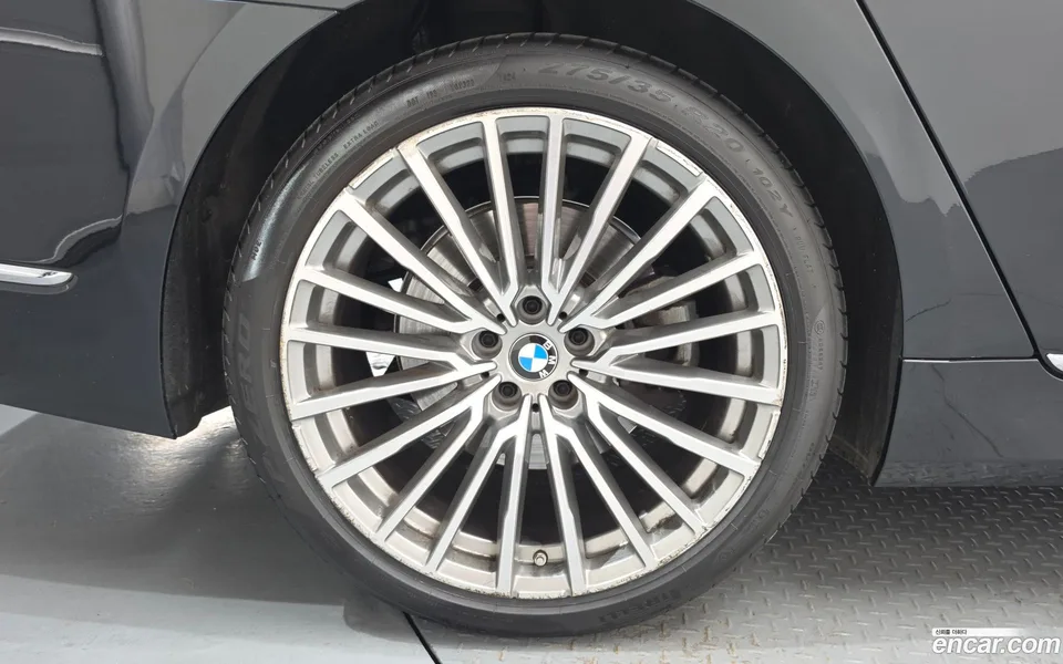BMW 7 Series 740Li xDrive 2022 — thumbnail 5
