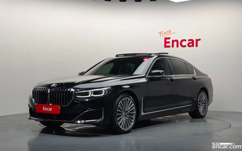 BMW 7 Series 740Li xDrive 2022 — photo 1, buy with delivery to Moscow