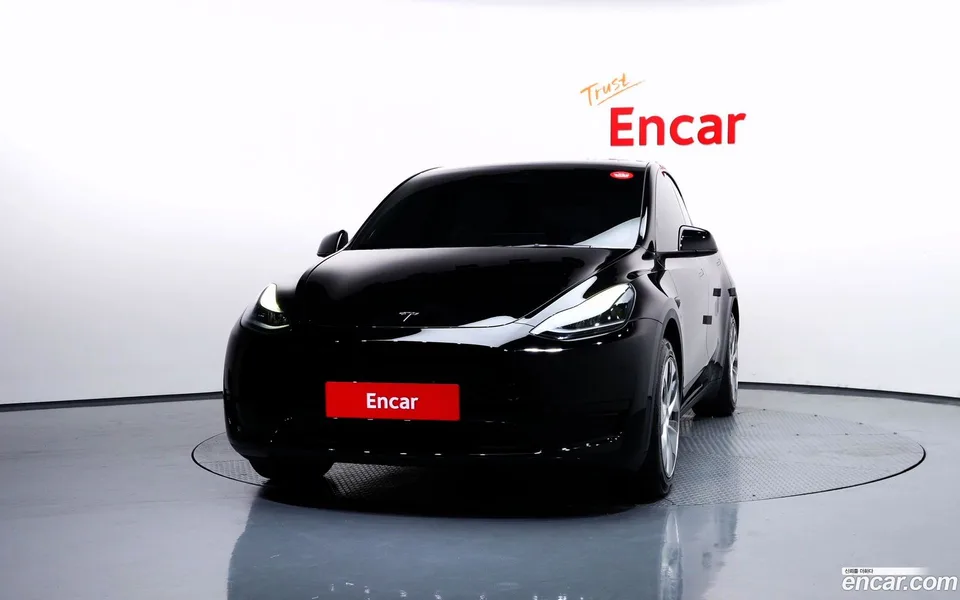 Tesla Model Y RWD 2023 — thumbnail 3