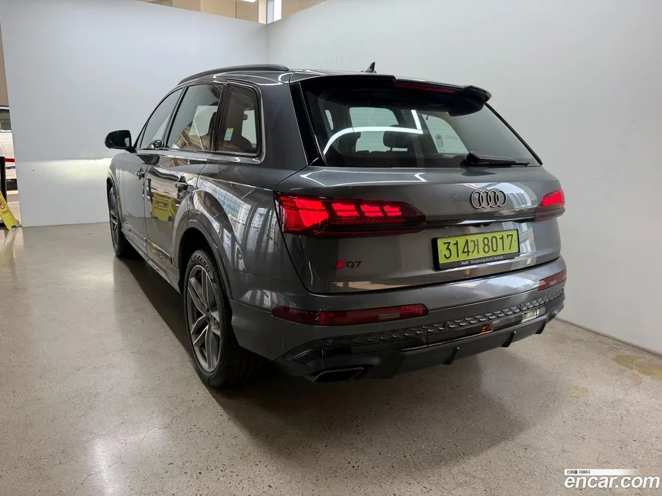 Audi Q7 (4M) 55 TFSI 2025 — thumbnail 4