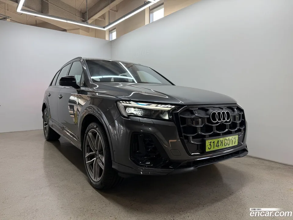 Audi Q7 (4M) 55 TFSI 2025 — photo 1, buy with delivery to Moscow