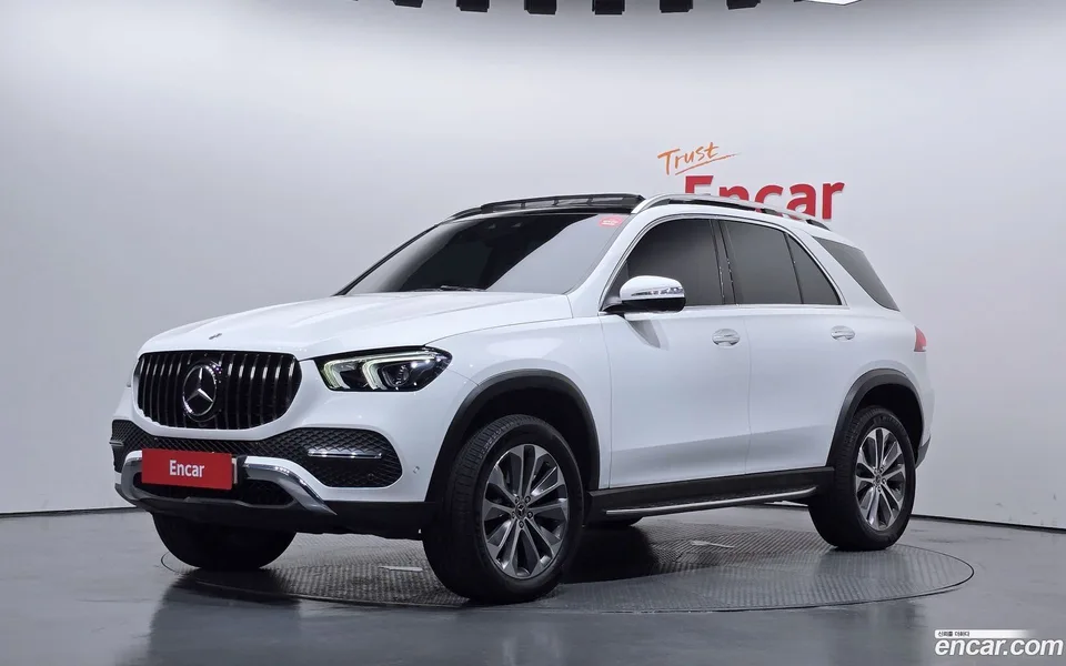 Mercedes-Benz GLE-Class GLE300d 4MATIC 2022 — photo 1, buy with delivery to Moscow