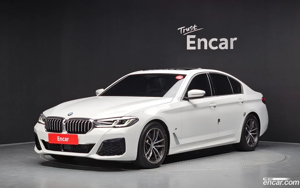 BMW 5 Series 520i M 2023 — photo 1, buy with delivery to Moscow