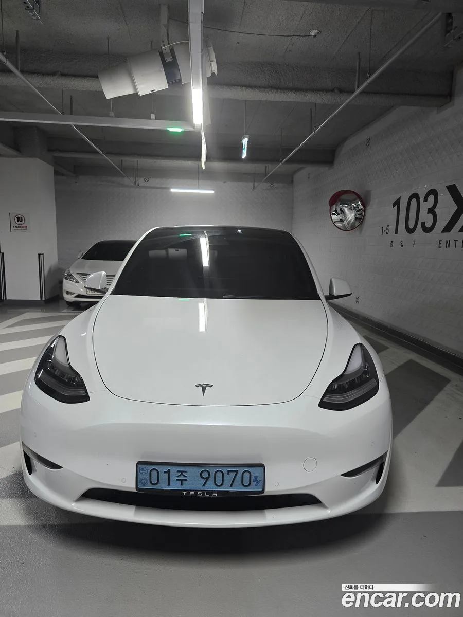 Tesla Model Y AWD 2022 — thumbnail 2
