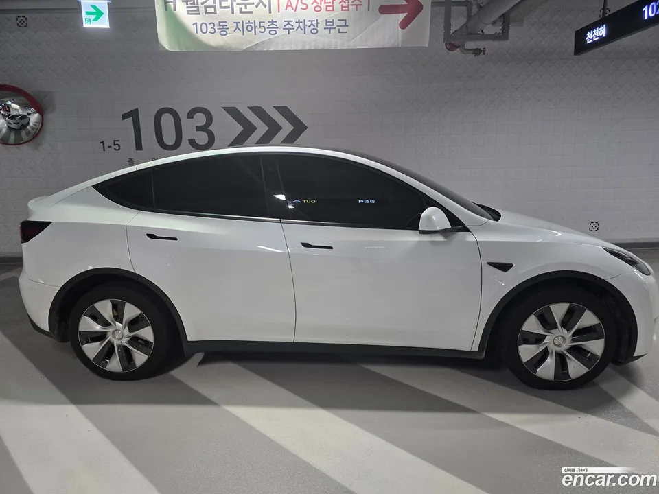Tesla Model Y AWD 2022 — thumbnail 4
