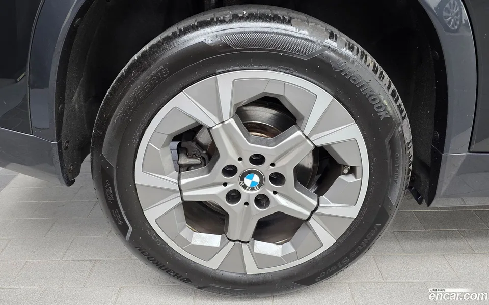 BMW X1 sDrive 20i xLine 2023 — thumbnail 2