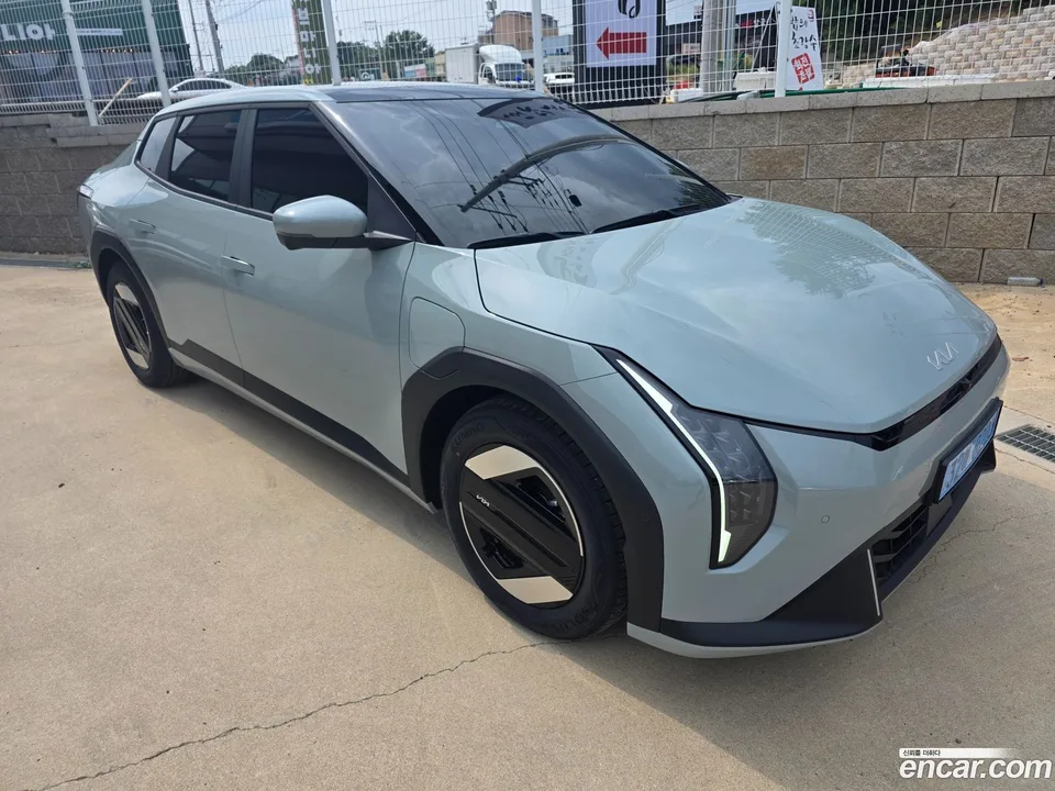 Kia EV4 2WD 2026 — photo 1, buy with delivery to Moscow