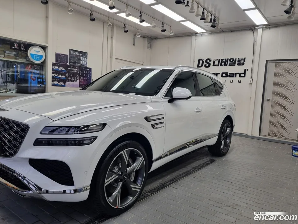 Genesis GV80 2.5T AWD 2024 — photo 1, buy with delivery to Moscow