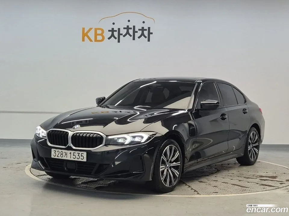 BMW 3 Series 320d 2025 — photo 1, buy with delivery to Moscow