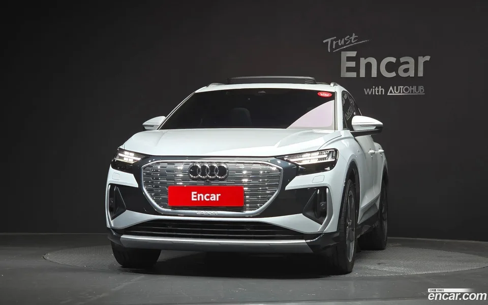 Audi Q4 e-tron 40 2023 — thumbnail 3
