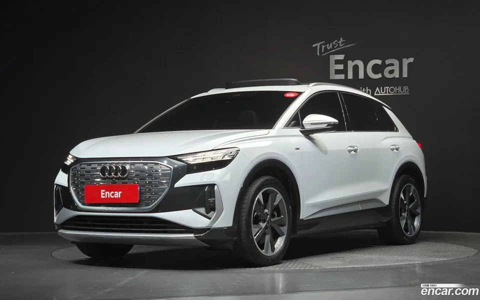 Audi Q4 e-tron 40 2023 — photo 1, buy with delivery to Moscow