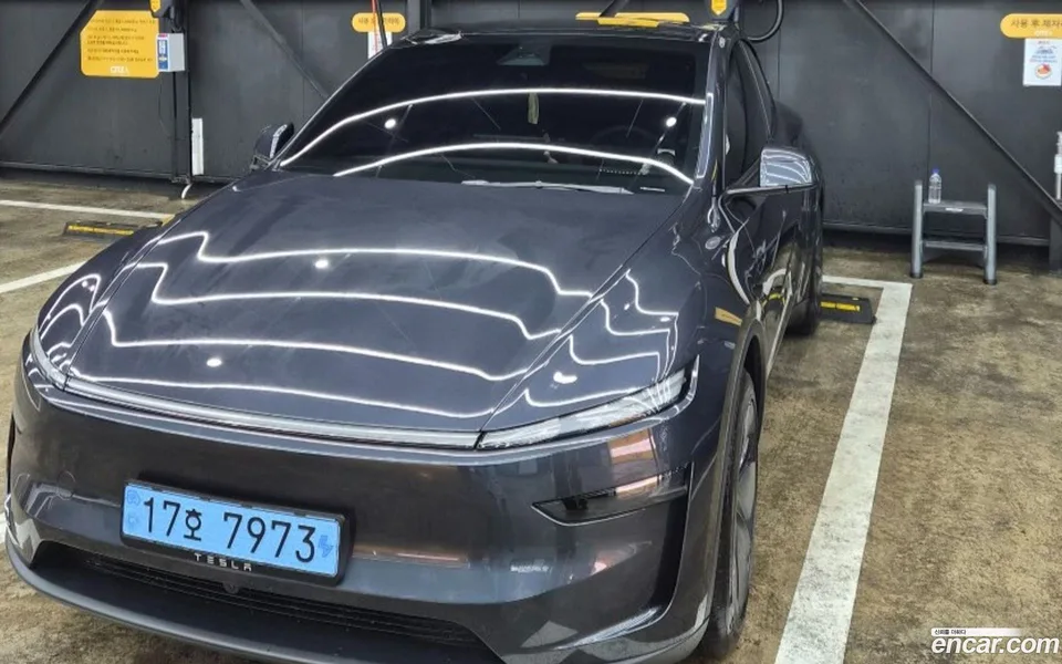 Tesla Model Y RWD 2026 — thumbnail 2