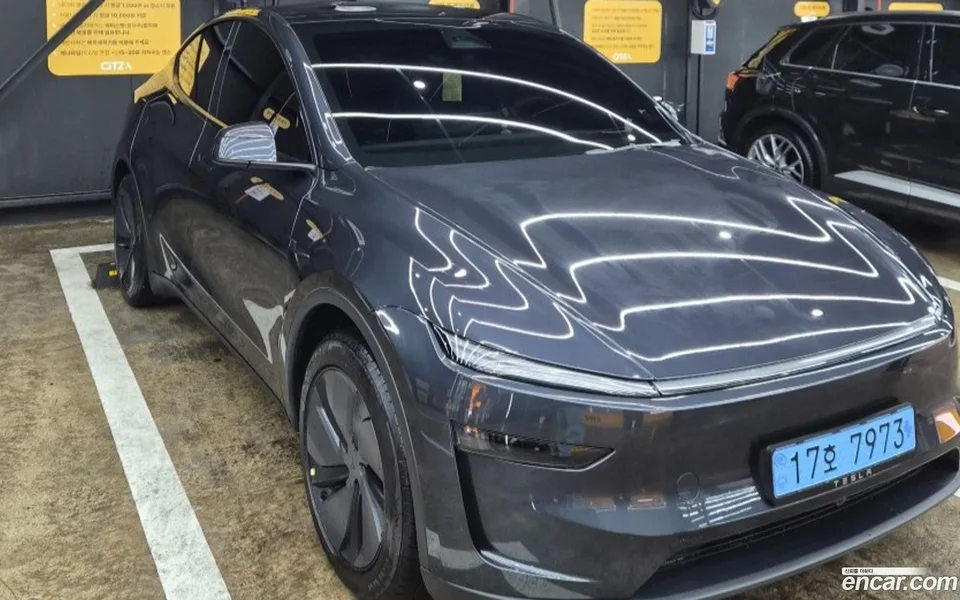 Tesla Model Y RWD 2026 — photo 1, buy with delivery to Moscow