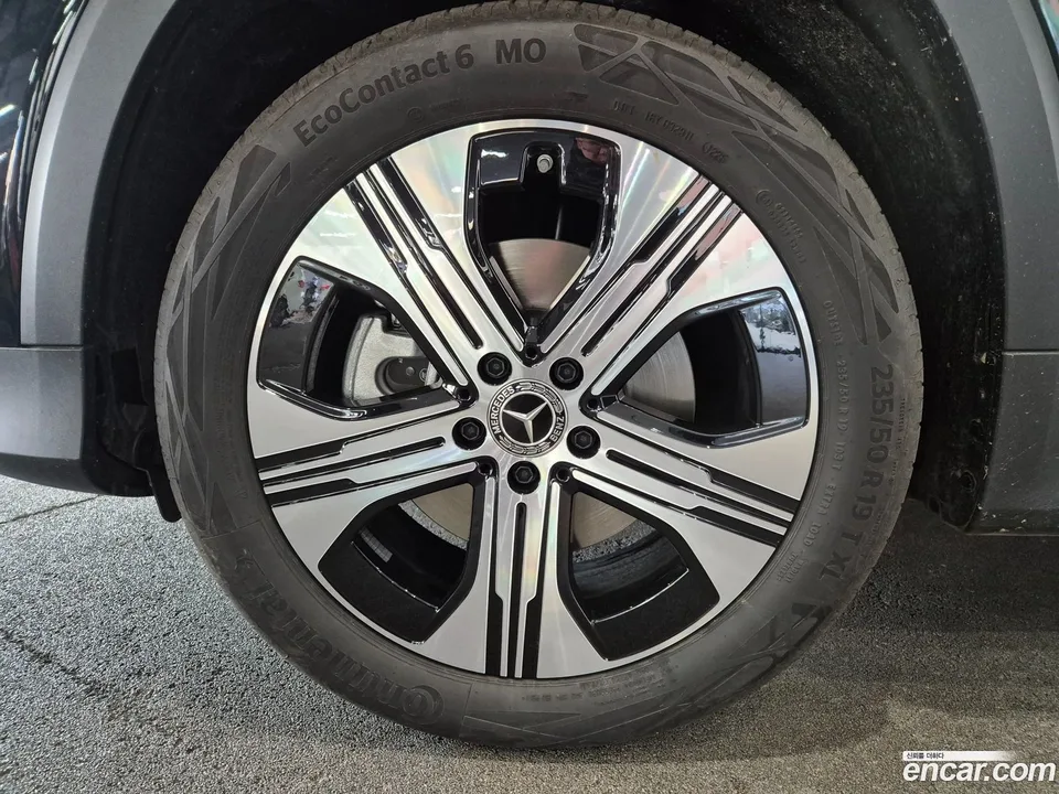 Mercedes-Benz EQB EQB300 4MATIC 2026 — thumbnail 2